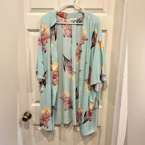 Kori America Mint Green Florak Adjustable Kimono size Medium - Picture 2 of 6